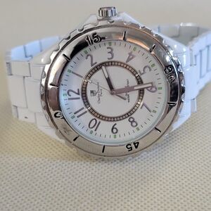 No-brand Men's White and Silver Watch